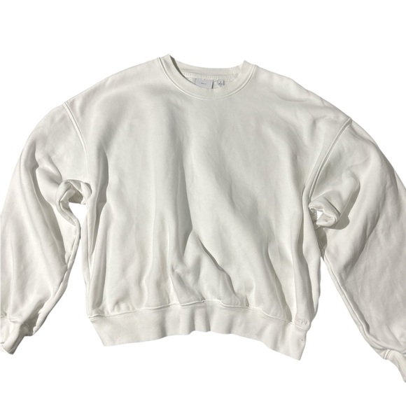 Aritzia cozy fleece mega crew White Women's Sweatshirt - Picture 2 of 8